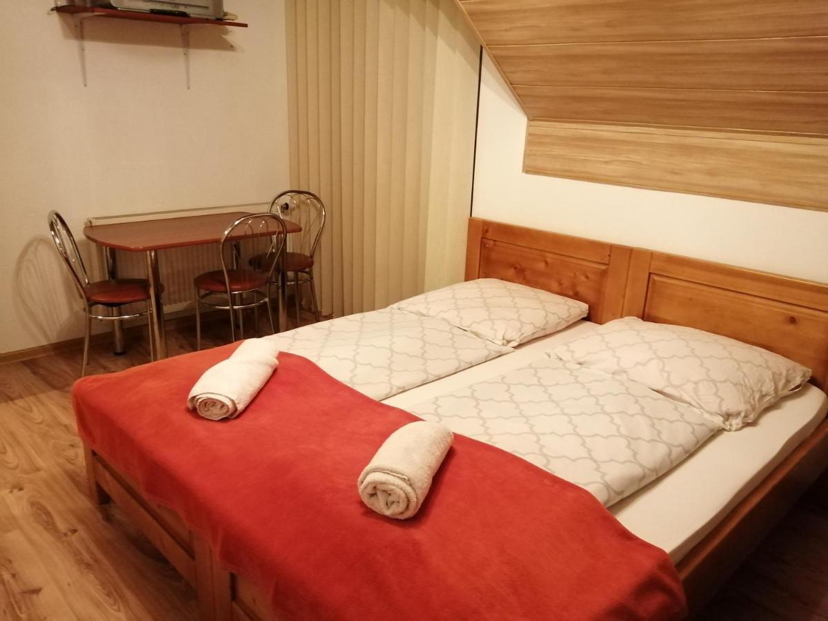 Guest House Kovalik Sucha Hora Ngoại thất bức ảnh