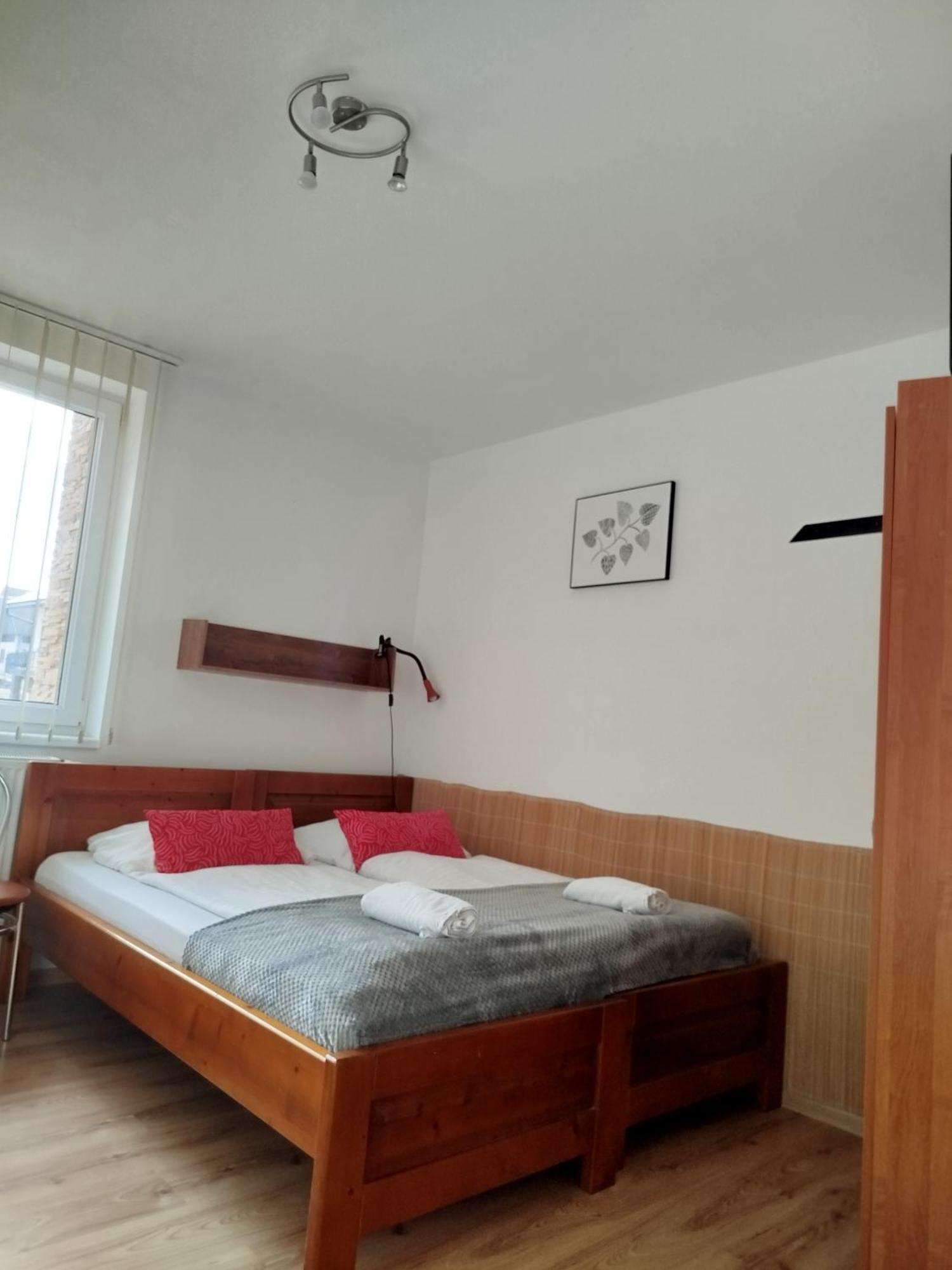 Guest House Kovalik Sucha Hora Ngoại thất bức ảnh