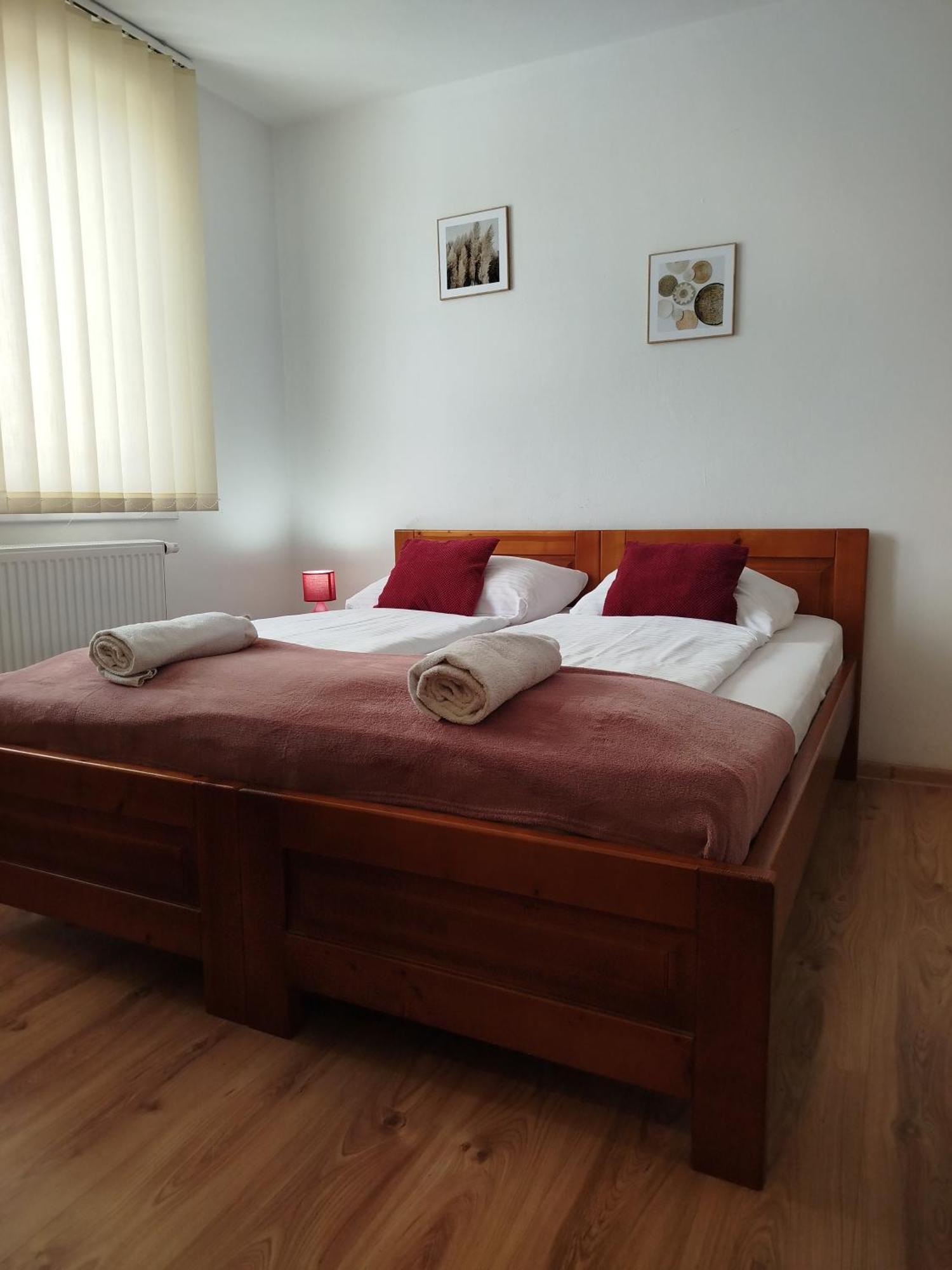 Guest House Kovalik Sucha Hora Ngoại thất bức ảnh