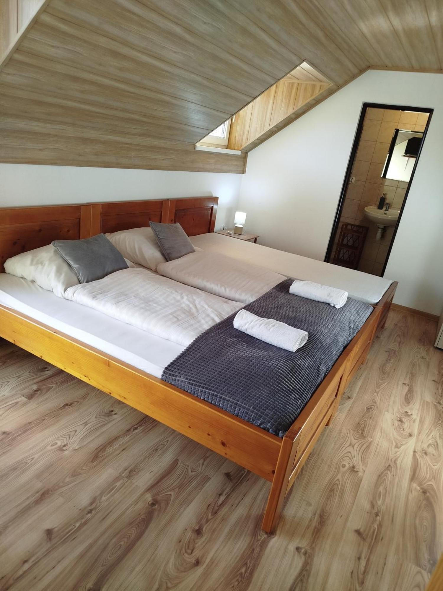 Guest House Kovalik Sucha Hora Ngoại thất bức ảnh