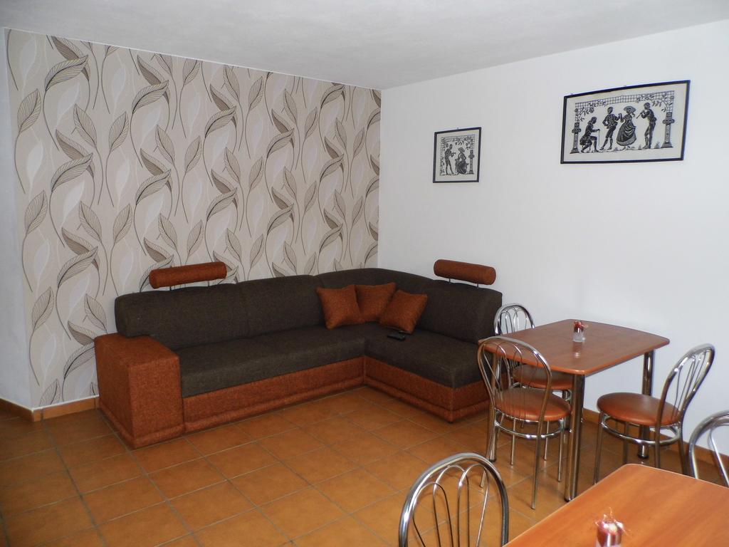 Guest House Kovalik Sucha Hora Ngoại thất bức ảnh